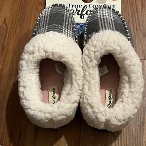 Dearfoams Nyla  Grey Plaid Slippers